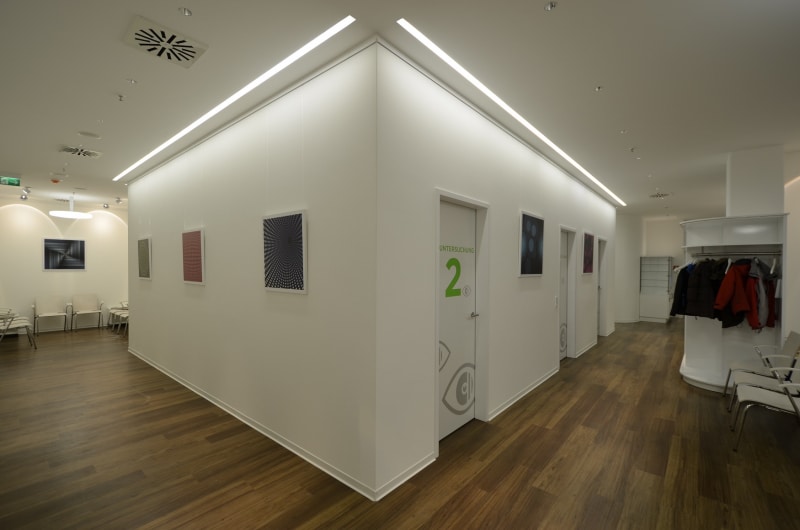 Flur Augenarztpraxis indirektes Licht Flur Augenarztpraxis indirektes Licht