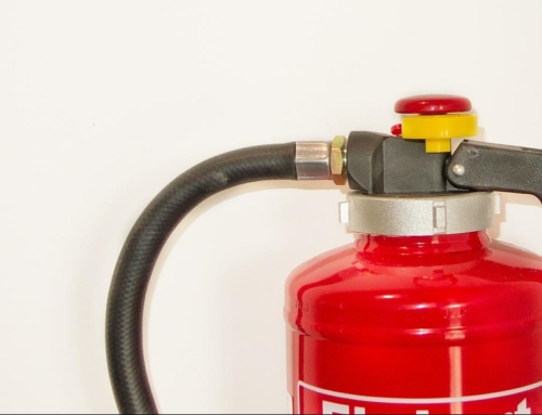 Brandschutz in der Arztpraxis: Richtige Anzahl und Positionierung von Feuerlöschern
